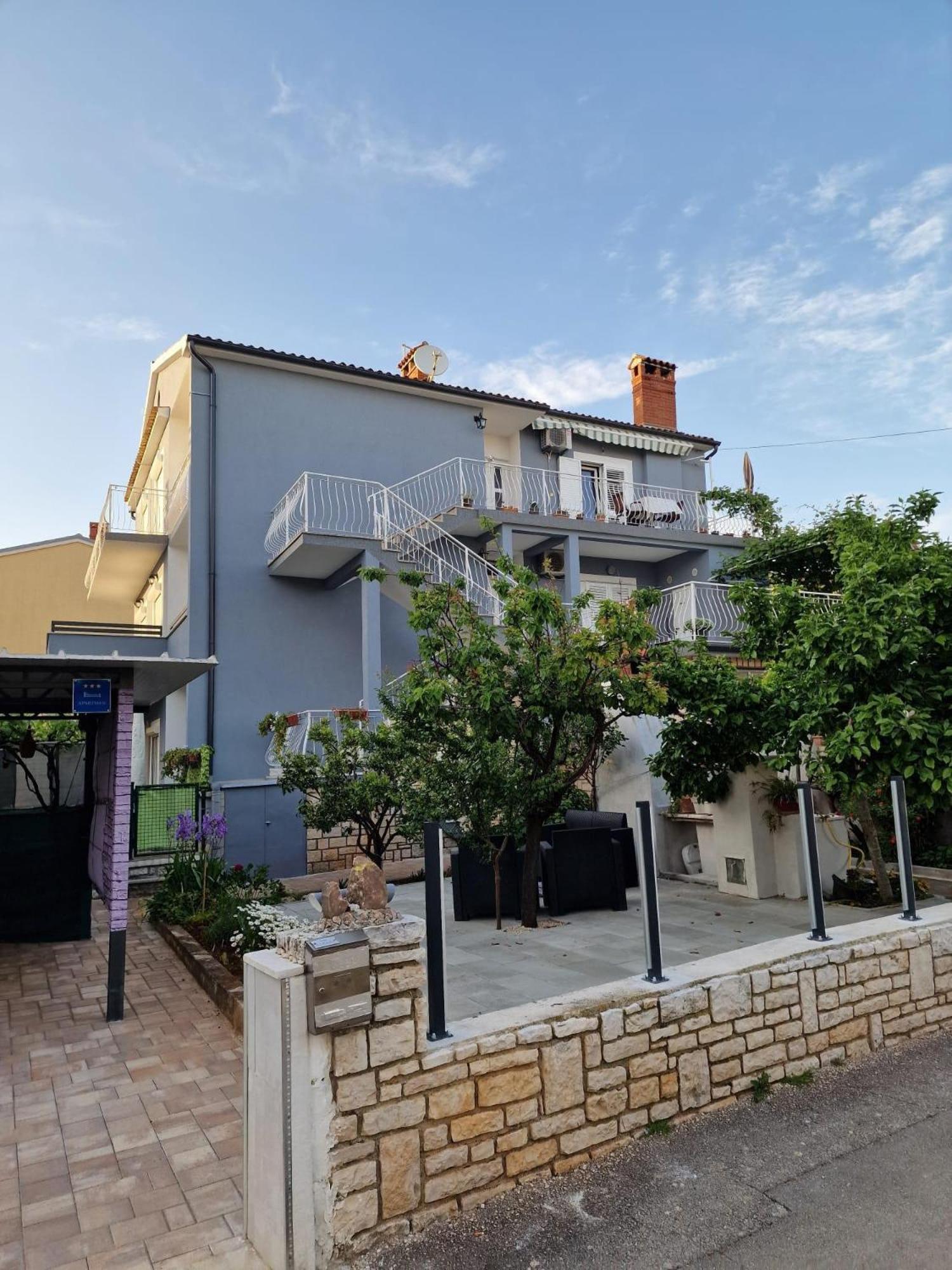 Apartments With A Parking Space Rovinj - 19088 Exterior foto